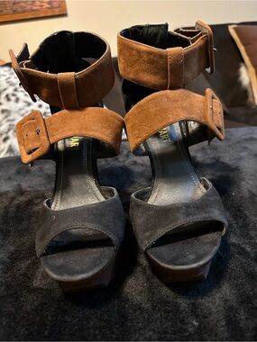 Colin Stuart Two-Tone Suede Platform Sandals - Black & Brown